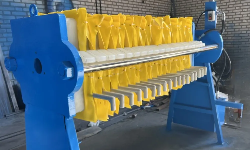 پارچه فیلتر پرس شیره خرما از جنس پلی پروپیلن